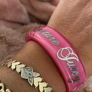 SOLD SOLD SOLD M NEW! JC BANGLE BRACELET SUPER CUTE 💕🥰 💕